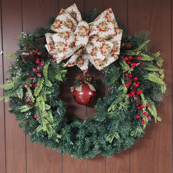 Holiday Wreath with Bell - Picture 2 of 16